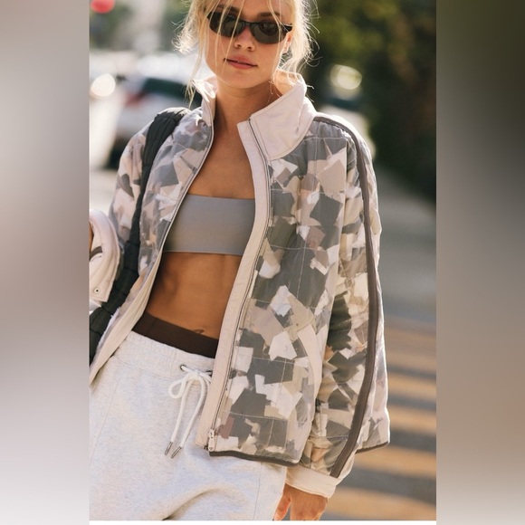 Free People Scrap Repurposed Pippa Packable Puffer Size Small NWT - Picture 4 of 17